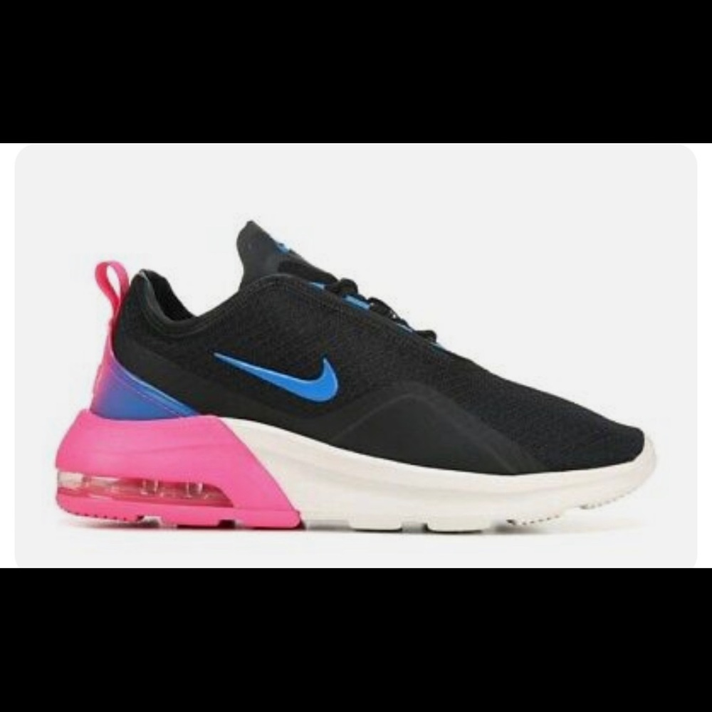 Nike Women's Air Max Motion 2 Sneaker